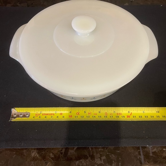 Vintage Fire King Anchor Hocking Candle Glow 1 1/2 QT Casserole Dish & Lid (USA) - Picture 9 of 10
